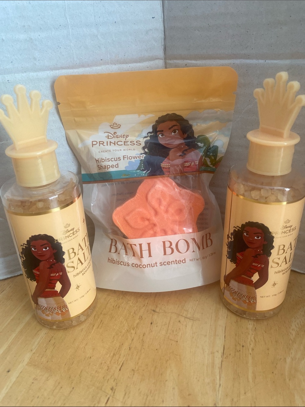 Disney Moana bath set 2 bath salts & bath bomb hibiscus coconut scent NIP NWY
